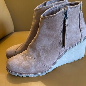 Toms Suede Tan Wedge Booties